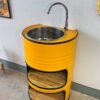 Handwaschtonne 'Lia' in Gelb - Upcycling Ölfass Möbel von Tonnen Tumult