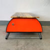 Ölfass Schrank Lowboard “Finn” in Orange mit Fernseher von Tonnen Tumult - Seitenansicht