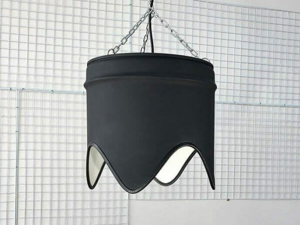 Stilvolle Tonnenmöbel Hängeleuchte 'Top' in Schwarz aus upgecyceltem Ölfass